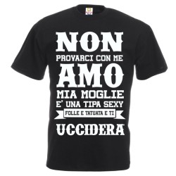 T-shirt in cotone con frase...
